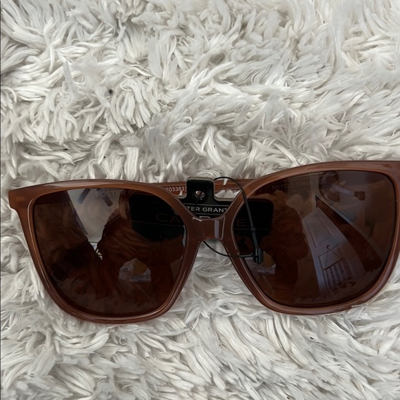 Foster Grant Set of 4 Sunglasses NWT - Picture 3 of 5